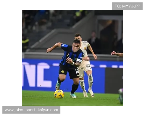 泽林斯基中圈拦截后长途奔袭，起脚劲射直挂死角